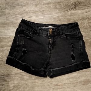 black distressed shorts size 7